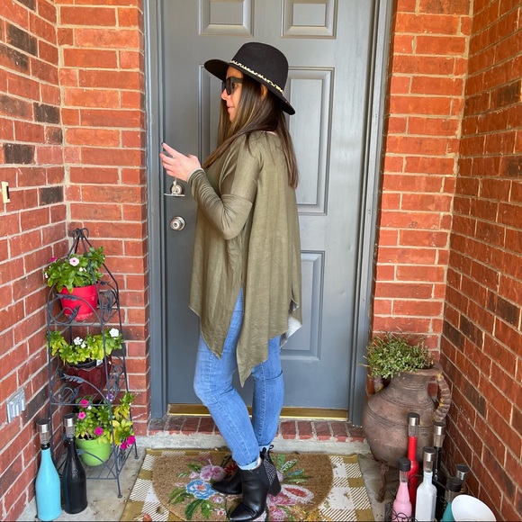 NWT Adora Solid Olive Green Boat Neck Split Side Asymmetrical Long Sleeve Top - Picture 4 of 17